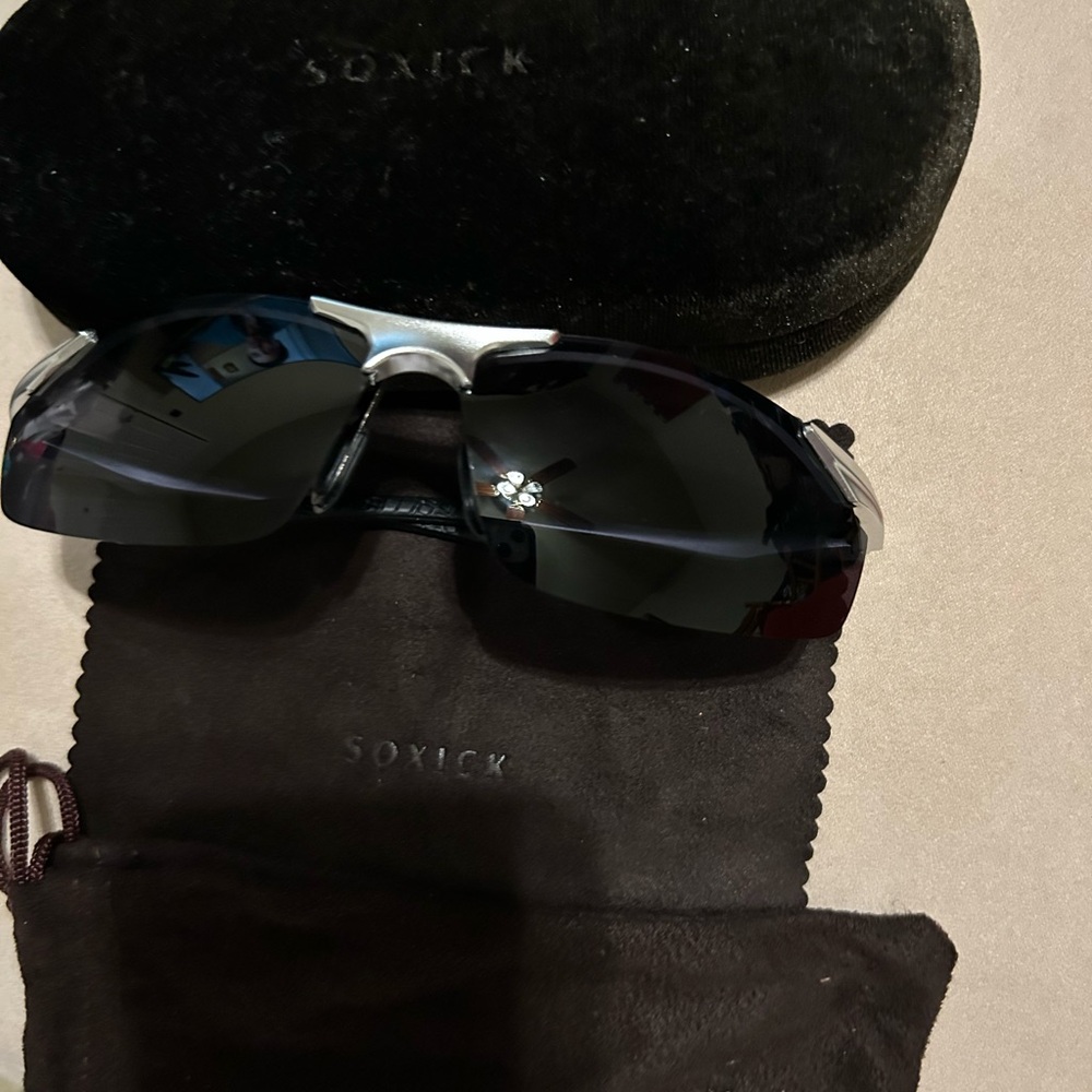 SOXICK Black Sunglasses with Case